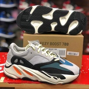 Yeexy 700 wave runners size 9-12